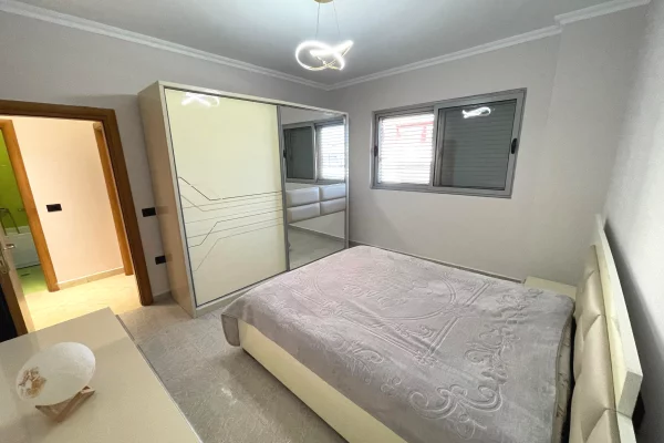 Shtepi ne shitje Apartament ne Tirane, 3+1, Mobilimi E mobiluar, Pagesa 310,000  Euro.