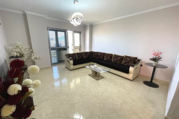 Shtepi ne shitje Apartament ne Tirane, 3+1, Mobilimi E mobiluar, Pagesa 310,000  Euro.