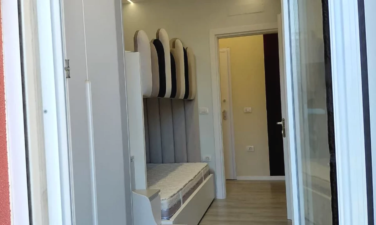 Shtepi me qera Apartament ne Tirane, 2+1, Mobilimi E mobiluar, Pagesa 650  Euro.