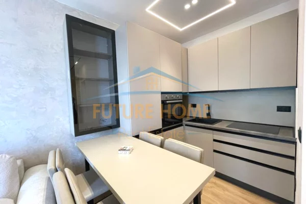Shtepi ne shitje Apartament ne Tirane, 2+1, Mobilimi E mobiluar, Pagesa 189,000  Euro.
