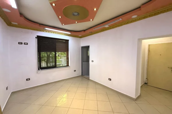 Shtepi ne shitje Apartament ne Tirane, 2+1, Mobilimi Bosh, pa mobiluar, Pagesa 22,000,000  Leke.