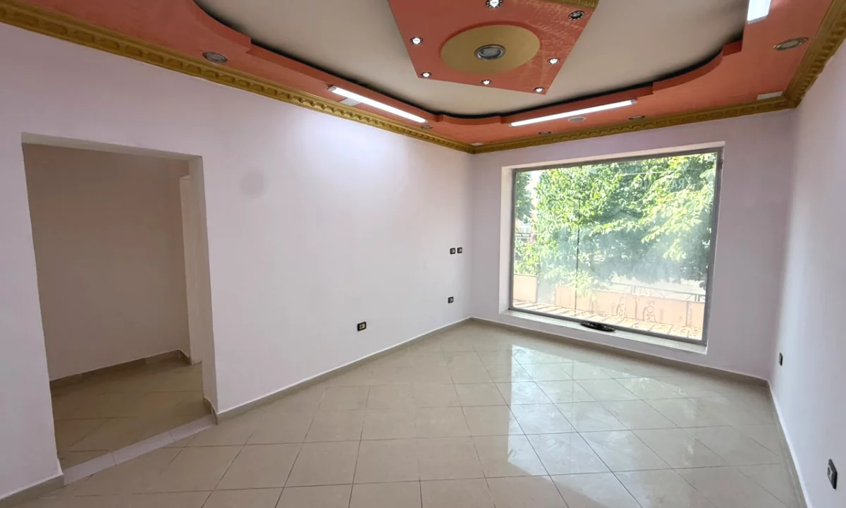 Shtepi ne shitje Apartament ne Tirane, 2+1, Mobilimi Bosh, pa mobiluar, Pagesa 22,000,000  Leke.