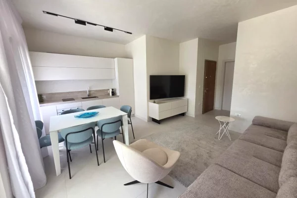 House for Sale Apartment in Durres, 1+1, Furniture Furnished, Payment 235,000  Euro.