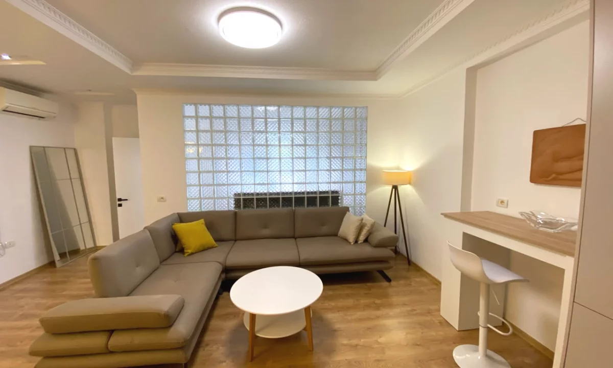 House for Sale Apartment in Tirana, 1+1, Furniture Furnished, Payment 11,500,000  Leke.