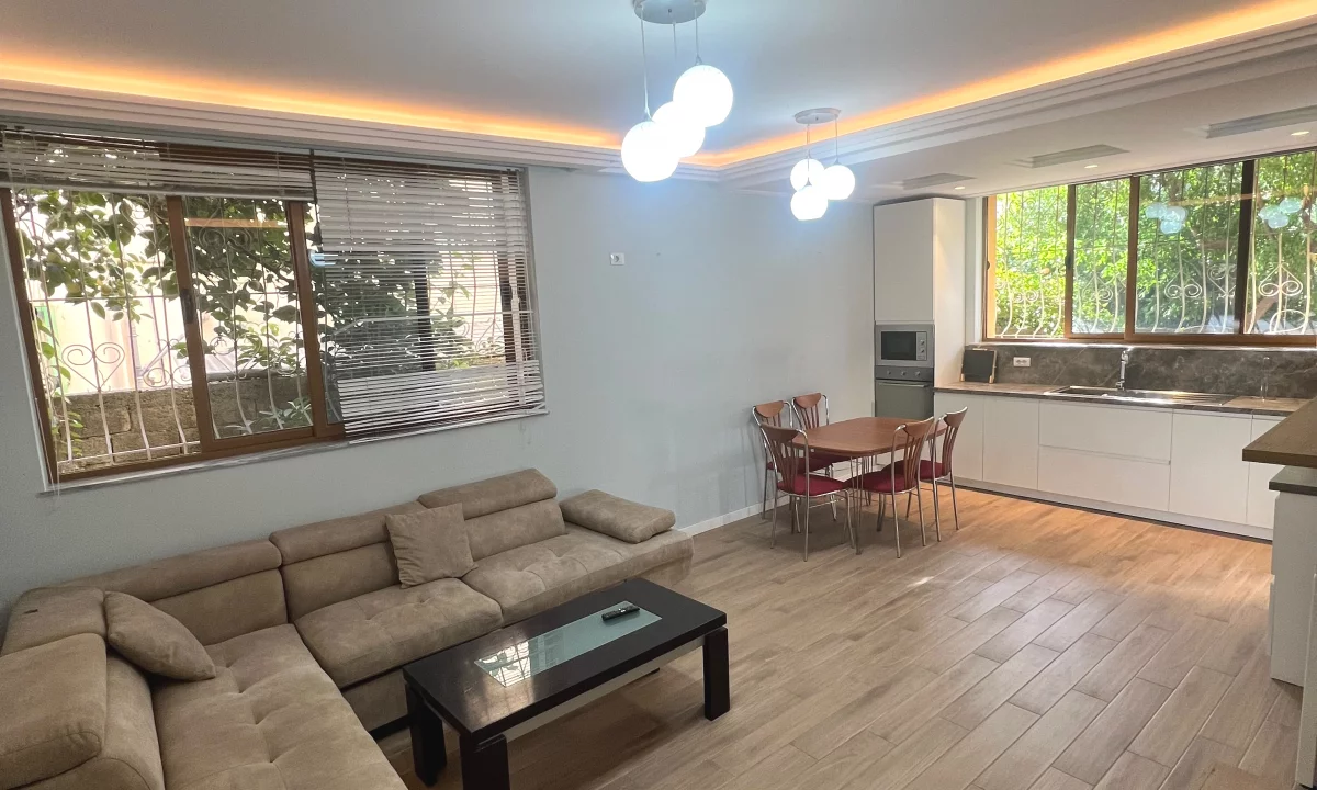Shtepi me qera Apartament ne Tirane, 1+1, Mobilimi E mobiluar, Pagesa 60,000  Leke.