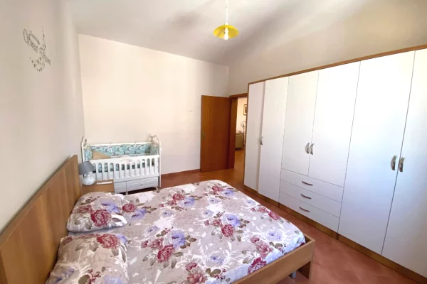 Qera, Apartament 2+1, Komuna e Parisit, Tiranë.