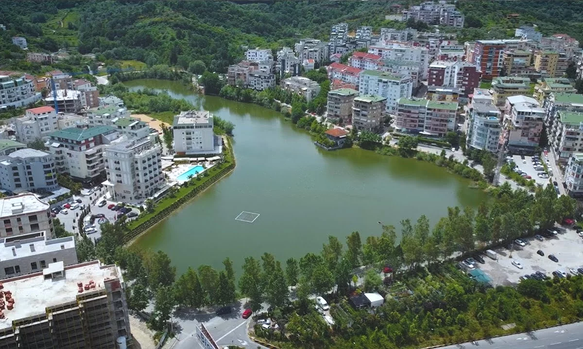 Qera, Ambient Biznesi, Liqeni i Thate, Tirane.