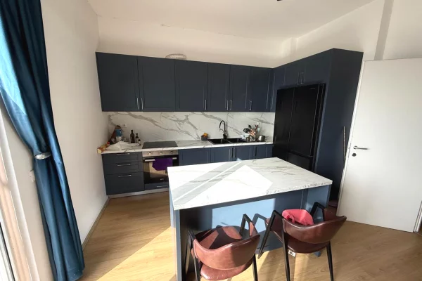 Shtepi me qera Apartament ne Tirane, 2+1, Mobilimi E mobiluar, Pagesa 800  Euro.