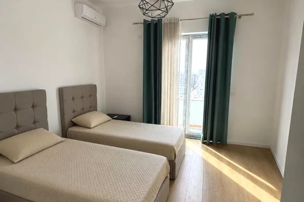Shtepi me qera Apartament ne Tirane, 2+1, Mobilimi E mobiluar, Pagesa 800  Euro.