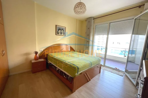 Shtepi ne shitje Apartament ne Tirane, 1+1, Mobilimi E mobiluar, Pagesa 154,000  Euro.