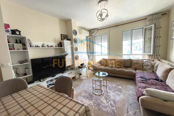 Shtepi ne shitje Apartament ne Tirane, 1+1, Mobilimi E mobiluar, Pagesa 154,000  Euro.