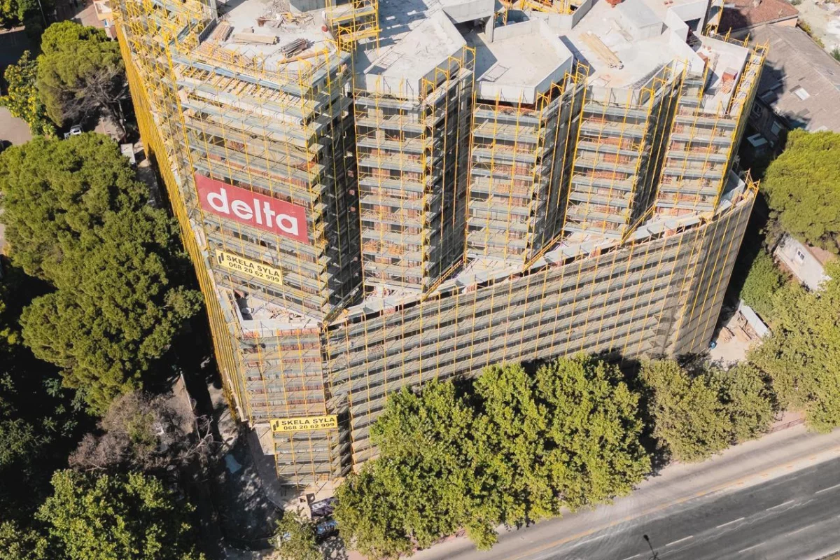 Shtepi ne shitje Apartament ne Tirane, 3+1, Mobilimi Bosh, pa mobiluar, Pagesa 250,000  Euro.