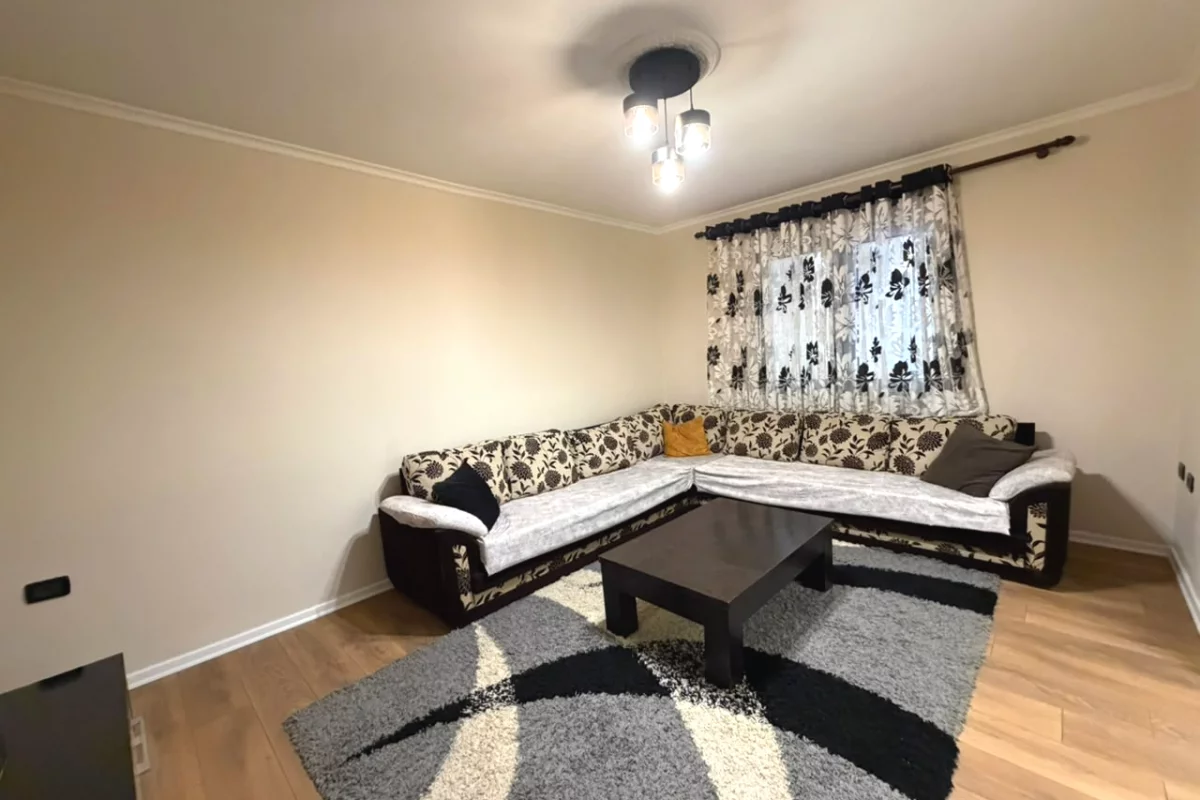 Shtepi ne shitje Apartament ne Tirane, 1+1, Mobilimi E mobiluar, Pagesa 11,700,000  Leke.