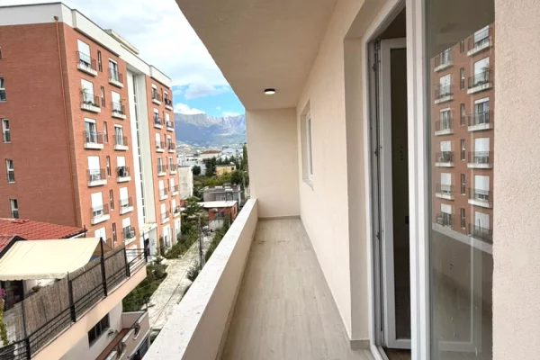 Shtepi ne shitje Apartament ne Tirane, 1+1, Mobilimi Bosh, pa mobiluar, Pagesa 12,700,000  Leke.