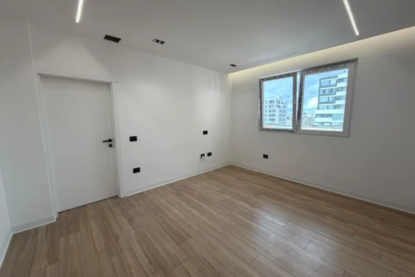 Shtepi ne shitje Apartament ne Tirane, 1+1, Mobilimi Bosh, pa mobiluar, Pagesa 12,700,000  Leke.