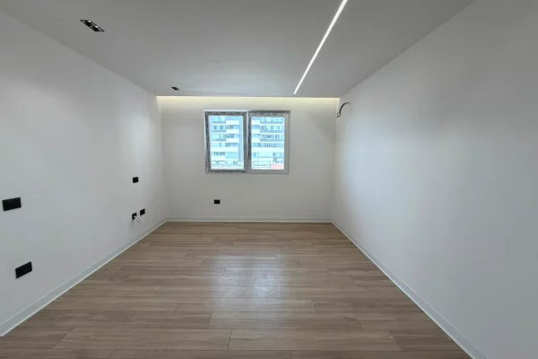 Shtepi ne shitje Apartament ne Tirane, 1+1, Mobilimi Bosh, pa mobiluar, Pagesa 12,700,000  Leke.