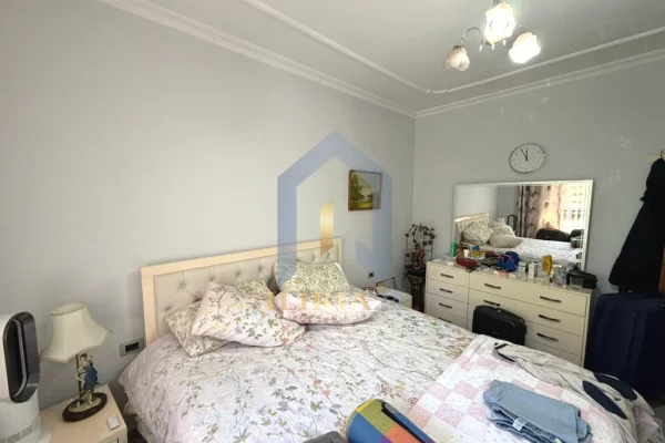 Shtepi ne shitje Apartament ne Tirane, 1+1, Mobilimi E mobiluar, Pagesa 100,000  Euro.