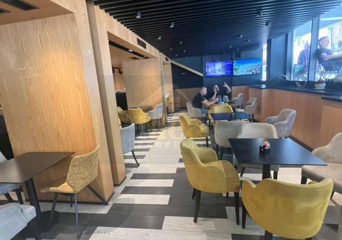 Ambient biznesi me qera 2+1 ne Tirane - 1,500 Euro