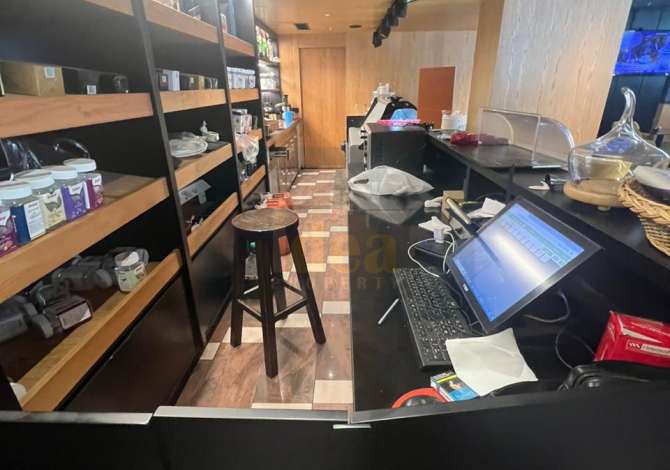 Ambient biznesi me qera 2+1 ne Tirane - 1,500 Euro