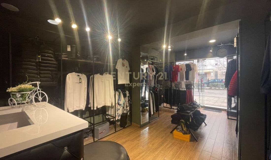 Shesim 3 njesi komerciale buze Unazes se qytetit , ne Rr. Bardhyl.