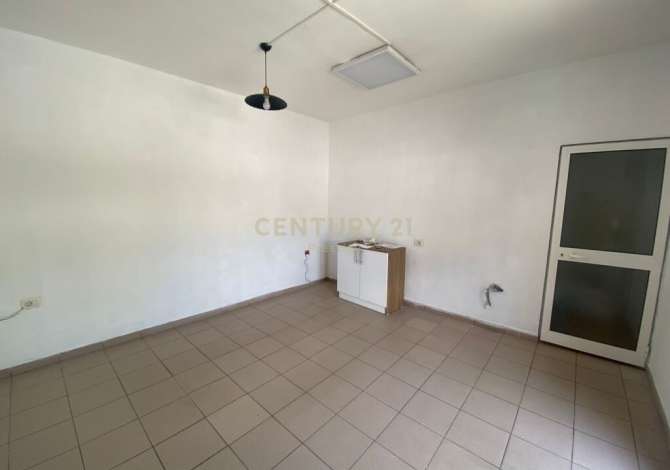 AMBIENT KOMERCIAL ME QIRA, PRANE DREJTORISE SE HIGJENES, TIRANE!