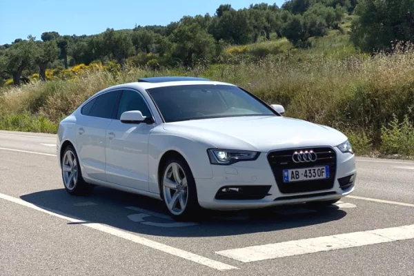 Auto in Vendita a Valona, Audi, 2014 Diesel,Kambio Automatik Pagamento 10,000  Euro.
