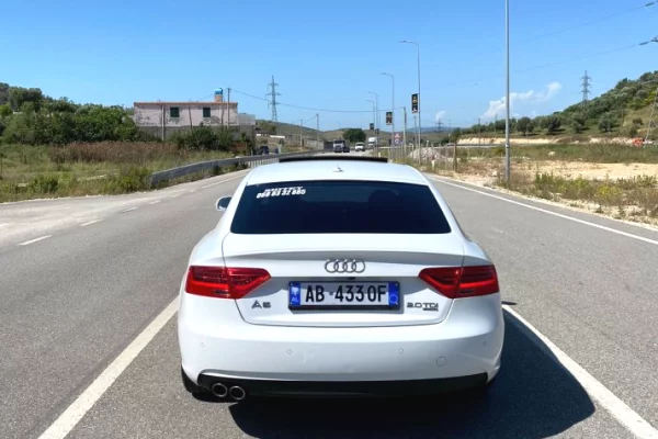 Auto in Vendita a Valona - 10,000 Euro