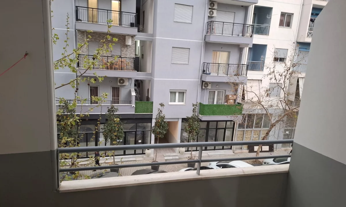 Shtepi me qera Apartament ne Vlore, Garsoniere, Mobilimi E mobiluar, Pagesa 20,000  Leke.