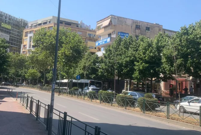 Business Property for Rent 1+1 in Tirana - 900 Euro