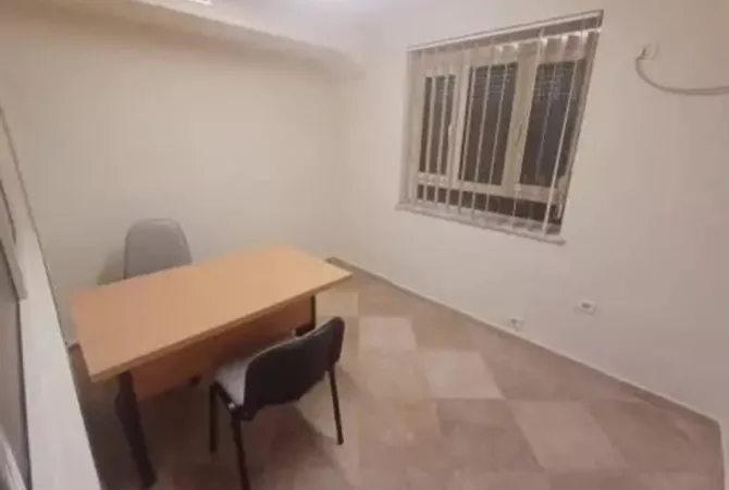 ZYRE ME QIRA ISH EKSPOZITA 600 Euro