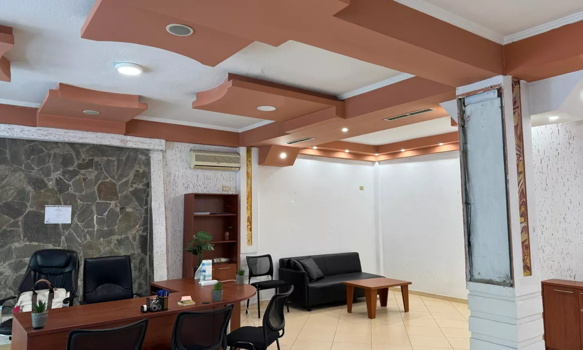 DYQAN ME QIRA  QYTETI STUDENTI 400 euro 