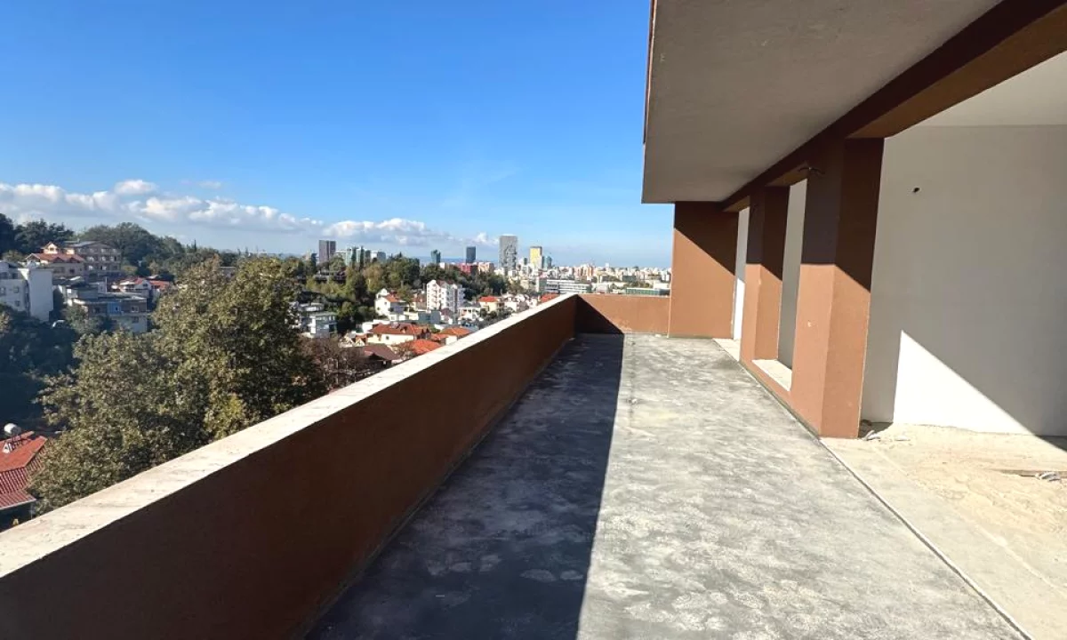 Shtepi ne shitje Apartament ne Tirane, 2+1, Mobilimi Bosh, pa mobiluar, Pagesa 211,800  Euro.