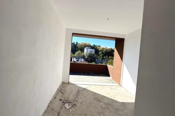 Shtepi ne shitje Apartament ne Tirane, 2+1, Mobilimi Bosh, pa mobiluar, Pagesa 211,800  Euro.