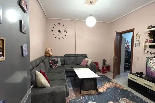 JEPET ME QIRA APARTAMENT 2+1 RR.DIBRES 500 EURO