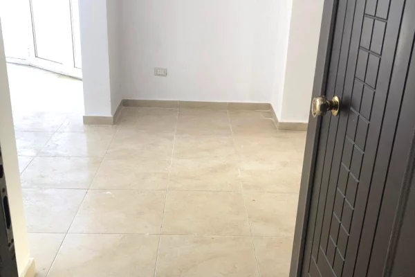 Shtepi ne shitje Papafingo(kati i catise) ne Durres, 3+1, Mobilimi Bosh, pa mobiluar, Pagesa 265,000  Euro.