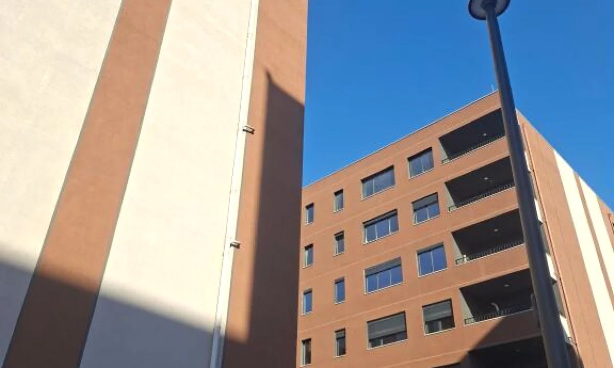 Shtepi ne shitje Apartament ne Tirane, 2+1, Mobilimi Bosh, pa mobiluar, Pagesa 166,000  Euro.