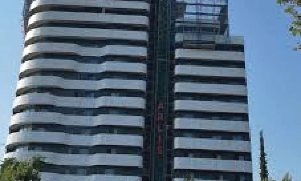 Shtepi ne shitje Apartament ne Tirane, 1+1, Mobilimi Bosh, pa mobiluar, Pagesa 175,000  Euro.