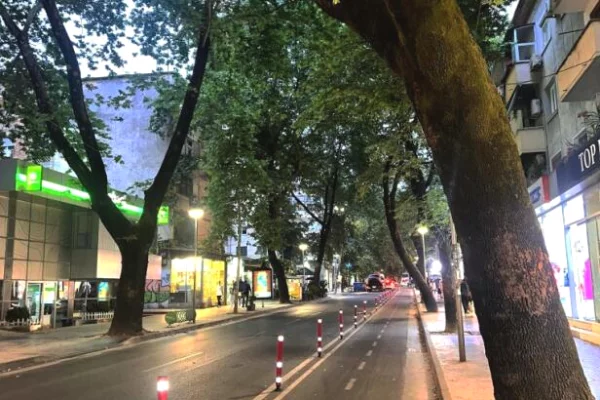 BAR KAFE ,  KREPERI ME QIRA MYSLYM SHYRI 