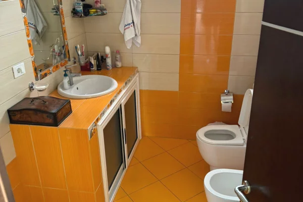 Appartamento in affitto a Tirana 3+1, Arredato