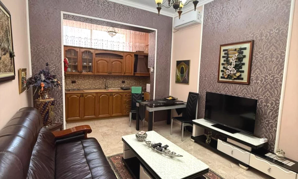 Shtepi me qera Apartament ne Tirane, 2+1, Mobilimi E mobiluar, Pagesa 700  Euro.