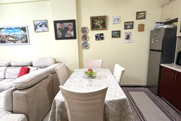 Shtepi me qera Apartament ne Tirane, 2+1, Mobilimi E mobiluar, Pagesa 600  Euro.
