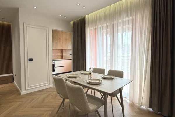 Shtepi ne shitje Apartament ne Tirane, 2+1, Mobilimi E mobiluar, Pagesa 23,900,000  Euro.