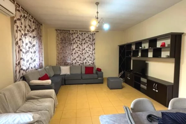 Shtepi me qera Apartament ne Tirane, 2+1, Mobilimi E mobiluar, Pagesa 610  Euro.