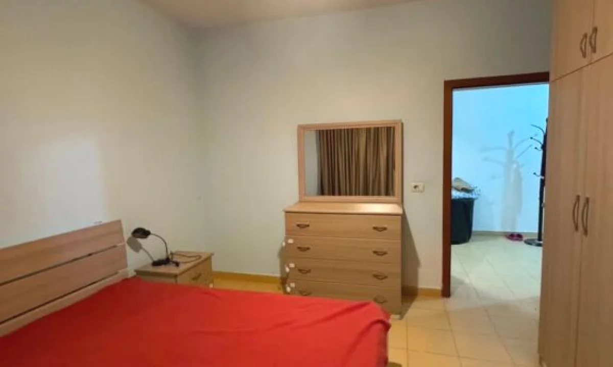 Shtepi me qera Apartament ne Tirane, 2+1, Mobilimi E mobiluar, Pagesa 610  Euro.