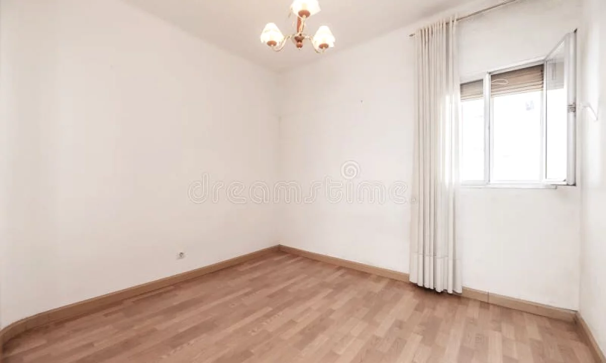 Shtepi ne shitje Apartament ne Tirane, 1+1, Mobilimi Bosh, pa mobiluar, Pagesa 165,000  Euro.
