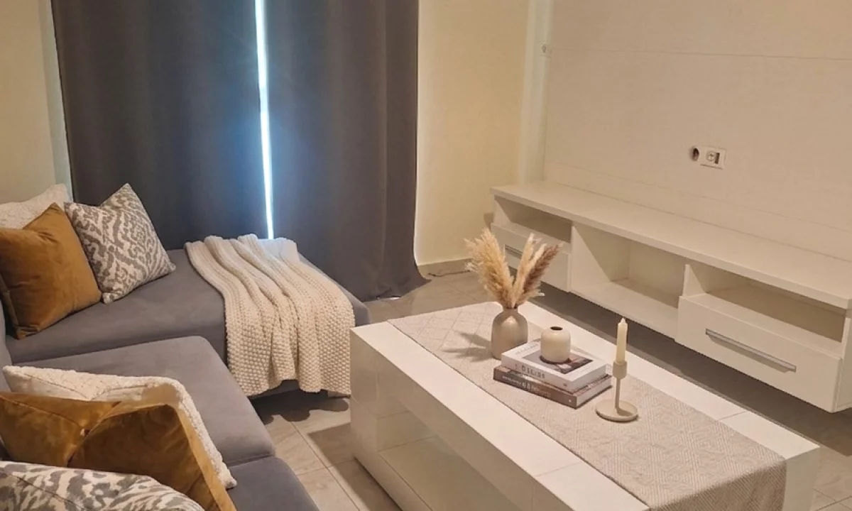 Shtepi me qera Apartament ne Tirane, 2+1, Mobilimi E mobiluar, Pagesa 600  Euro.