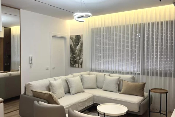 Shtepi ne shitje Apartament ne Tirane, 2+1, Mobilimi E mobiluar, Pagesa 270,000  Euro.