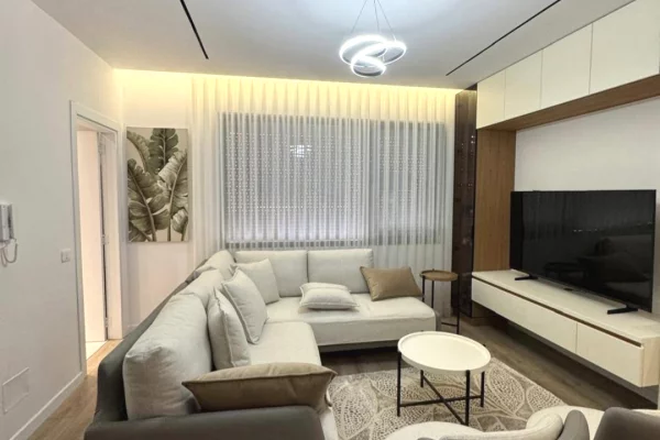 Shtepi ne shitje Apartament ne Tirane, 2+1, Mobilimi E mobiluar, Pagesa 270,000  Euro.