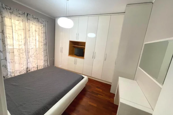 Shtepi me qera Apartament ne Tirane, 1+1, Mobilimi E mobiluar, Pagesa 70,000  Leke.
