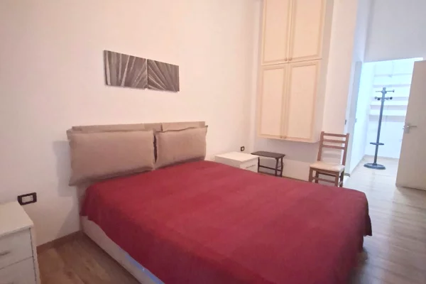 Shitet Apartament 2+1+2 Komuna e Parisit 220 milion leke 